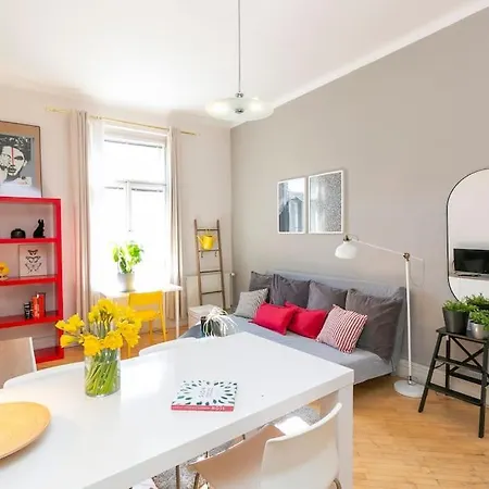 Bright Flat Next To Best Park 10min Walk To Center Apartmán *