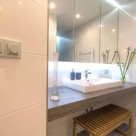 Bright Flat Next To Best Park 10min Walk To Center Apartmán Praha