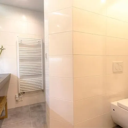 Bright Flat Next To Best Park 10min Walk To Center * Praha