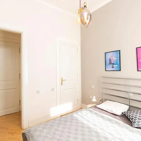 Bright Flat Next To Best Park 10min Walk To Center Apartmán Praha