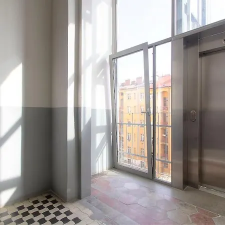 Bright Flat Next To Best Park 10min Walk To Center Apartmán *